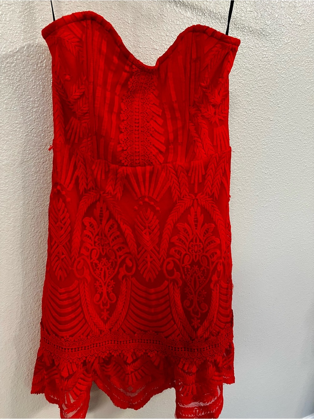 Forever 21 Red Strapless Lace Party Dress